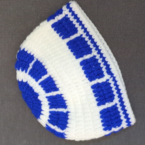 Handmade Starwars R2-D2 Crochet Baby Hat - Picture 2 of 3